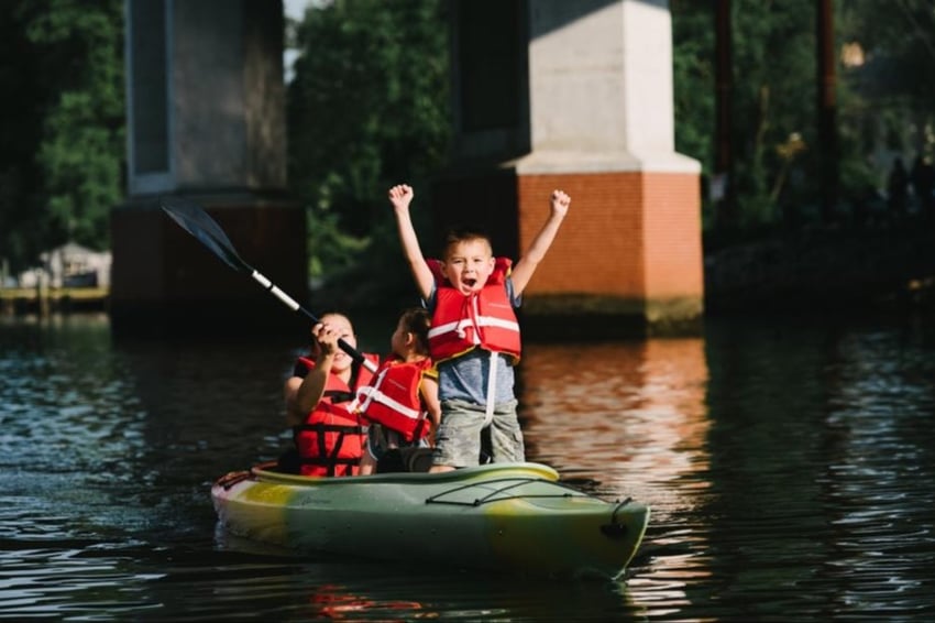 Kayaking_in_Occoquan_25faac26-c409-4926-b148-3c9abe69d687-1-1